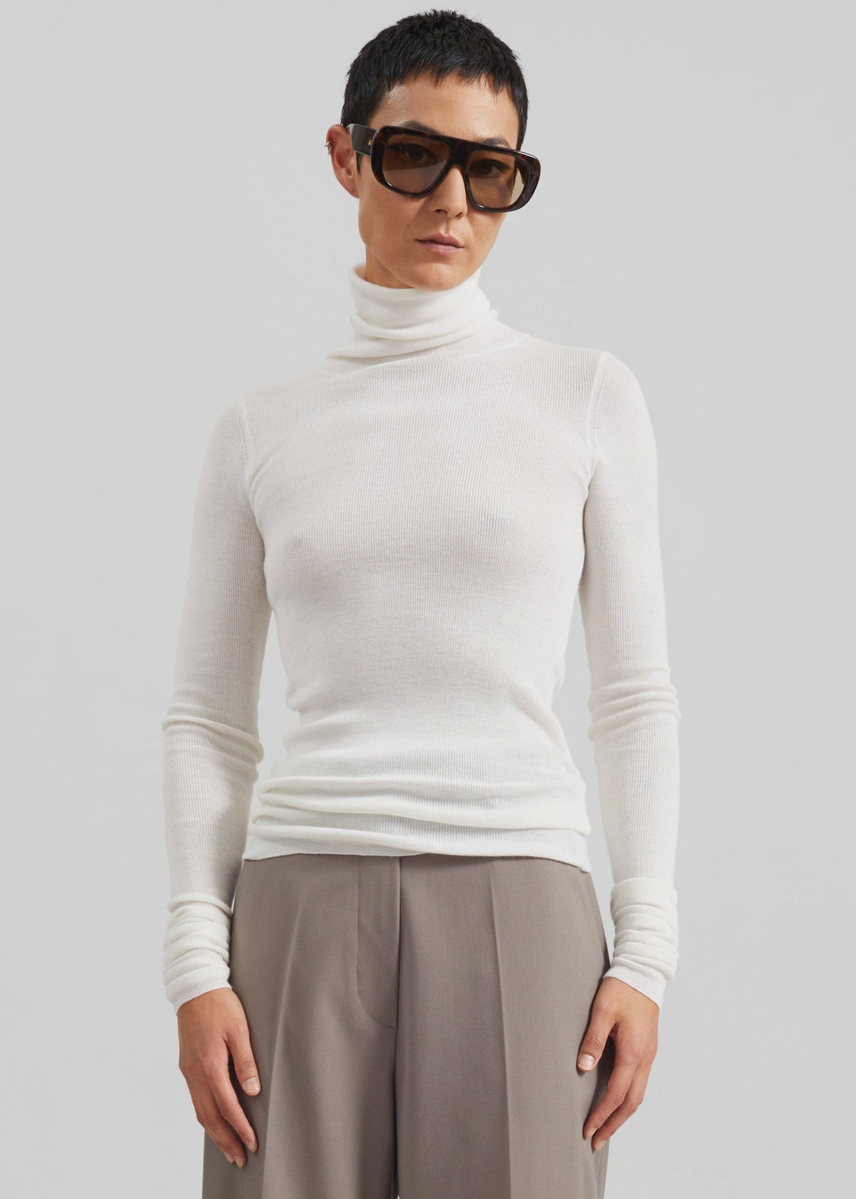Utica Thin Turtleneck Sweater Ivory – The Frankie Shop