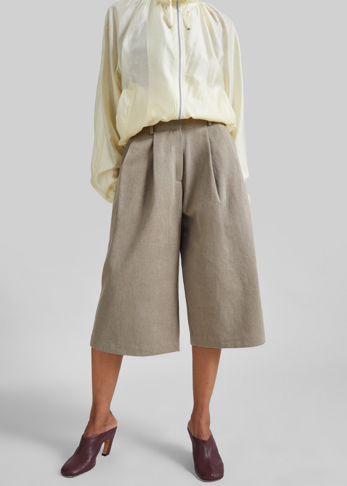 Varesse Twill Bermuda Shorts - Taupe