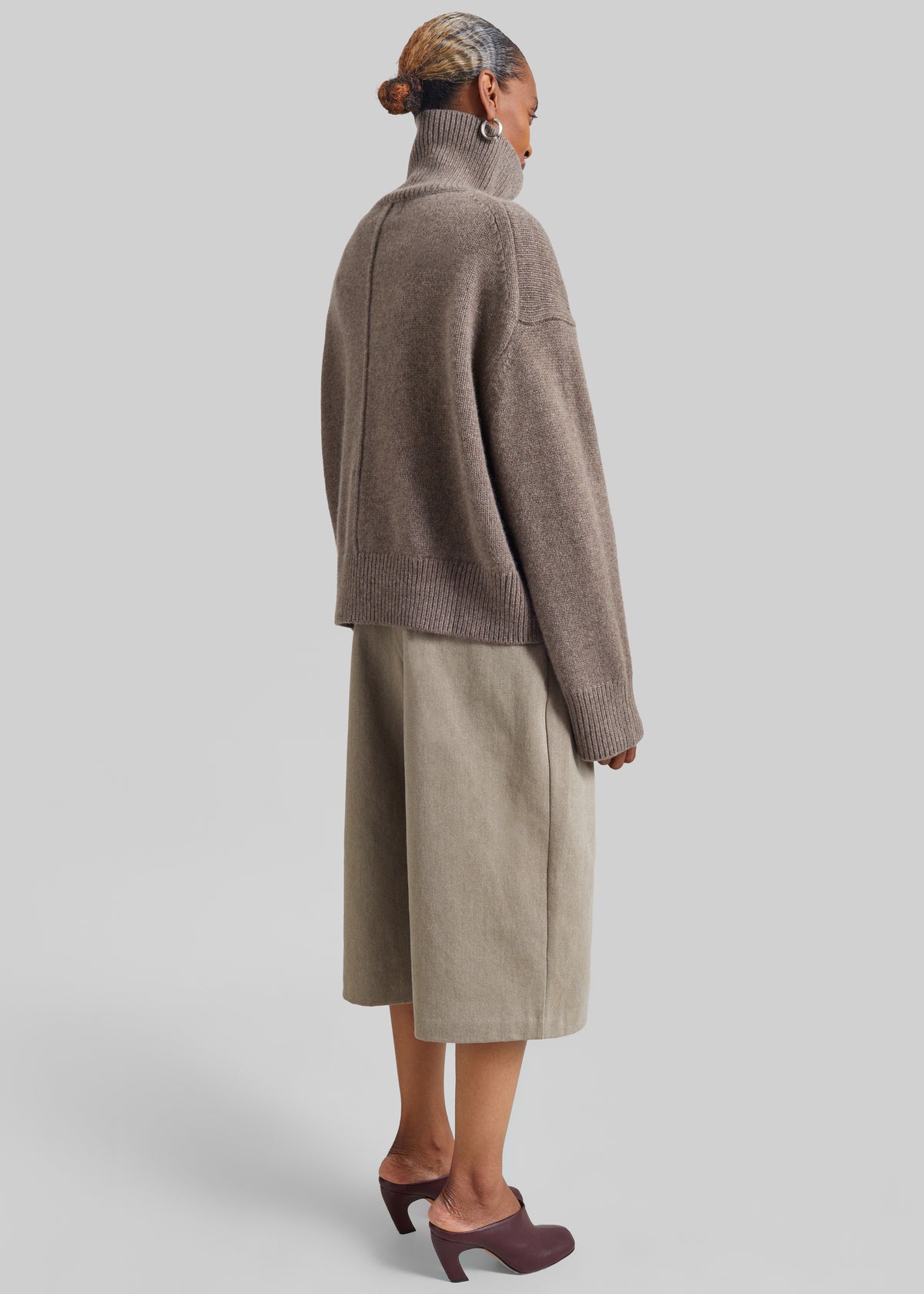 Varesse Twill Bermuda Shorts - Taupe