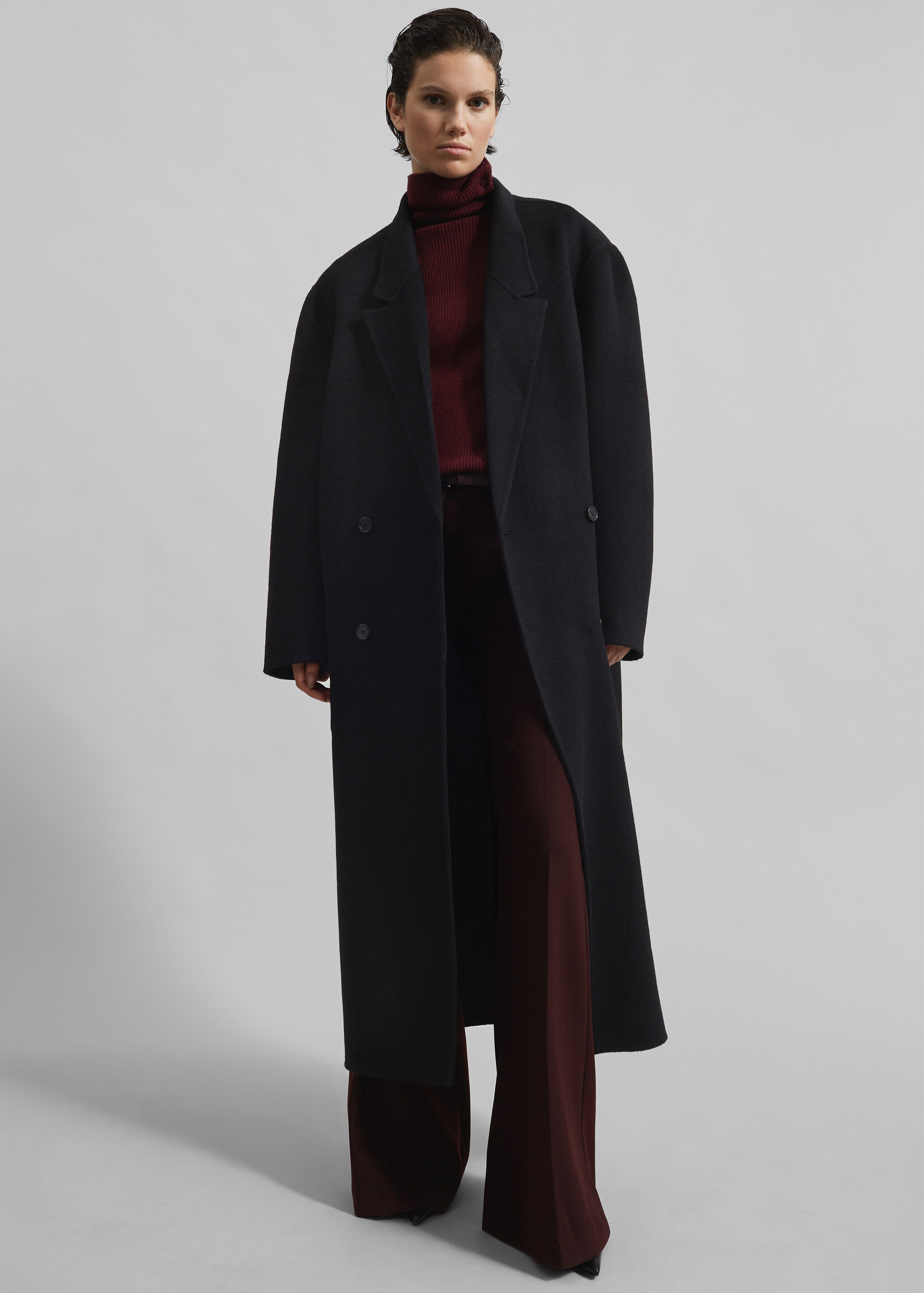 Veonce Oversized Wool Coat - Black - 2