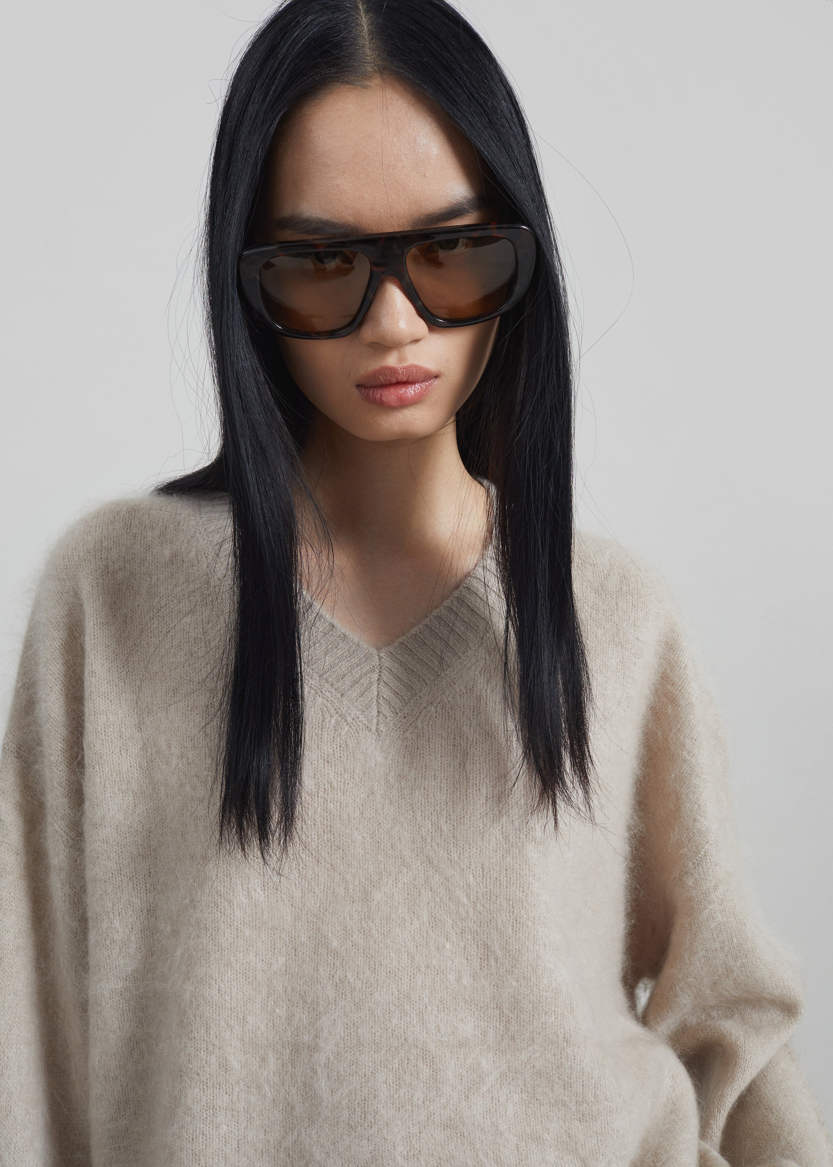 Vilhena Wool Fuzzy V-Neck Sweater - Beige - 3