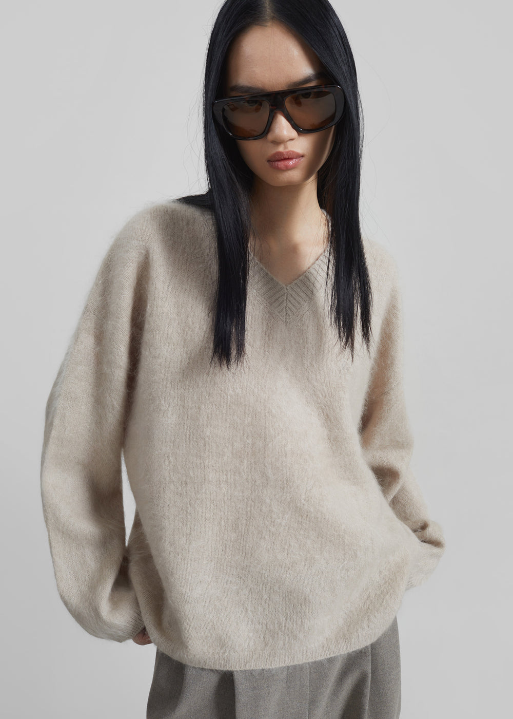 Vilhena Wool Fuzzy V-Neck Sweater - Beige