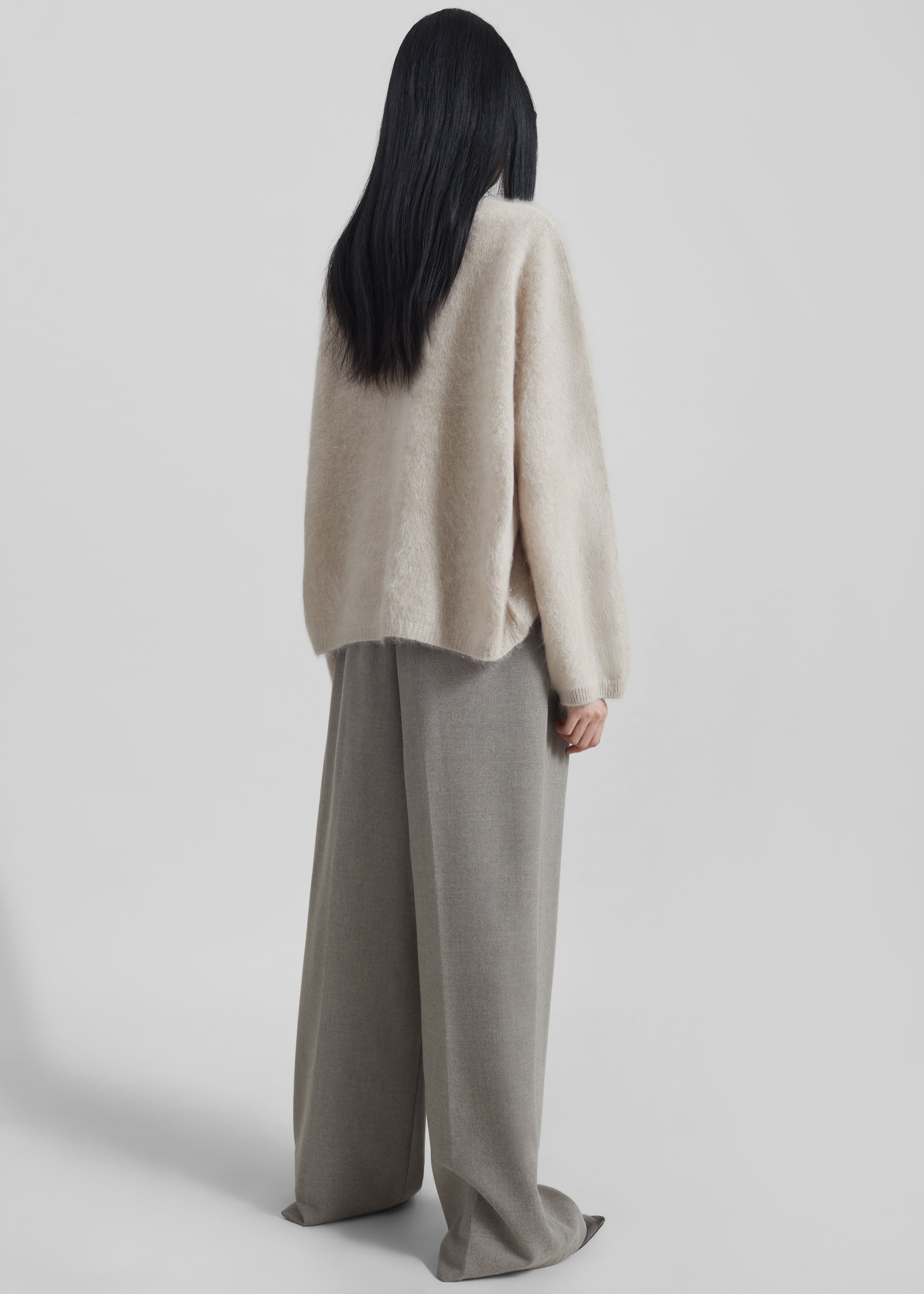 Vilhena Wool Fuzzy V-Neck Sweater - Beige - 6