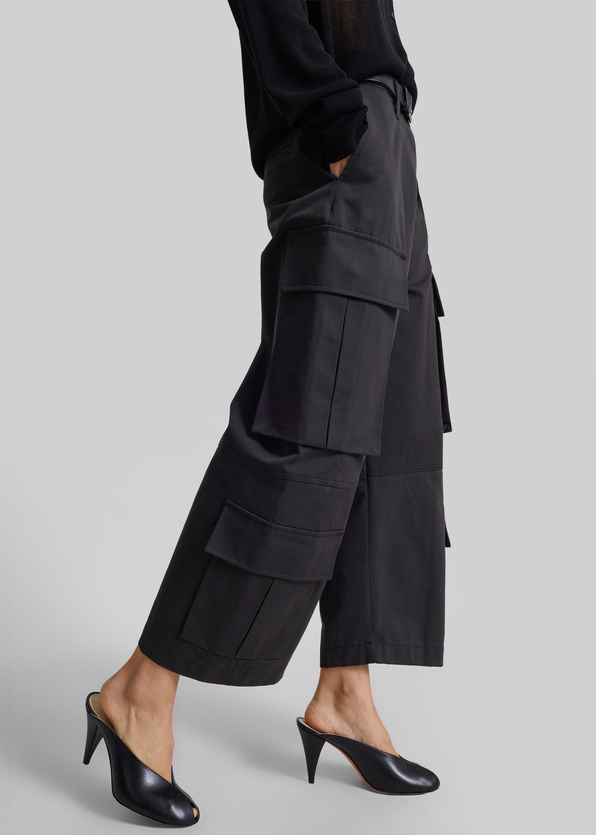 Villeron Cropped Cargo Pants - Dark Grey - 3