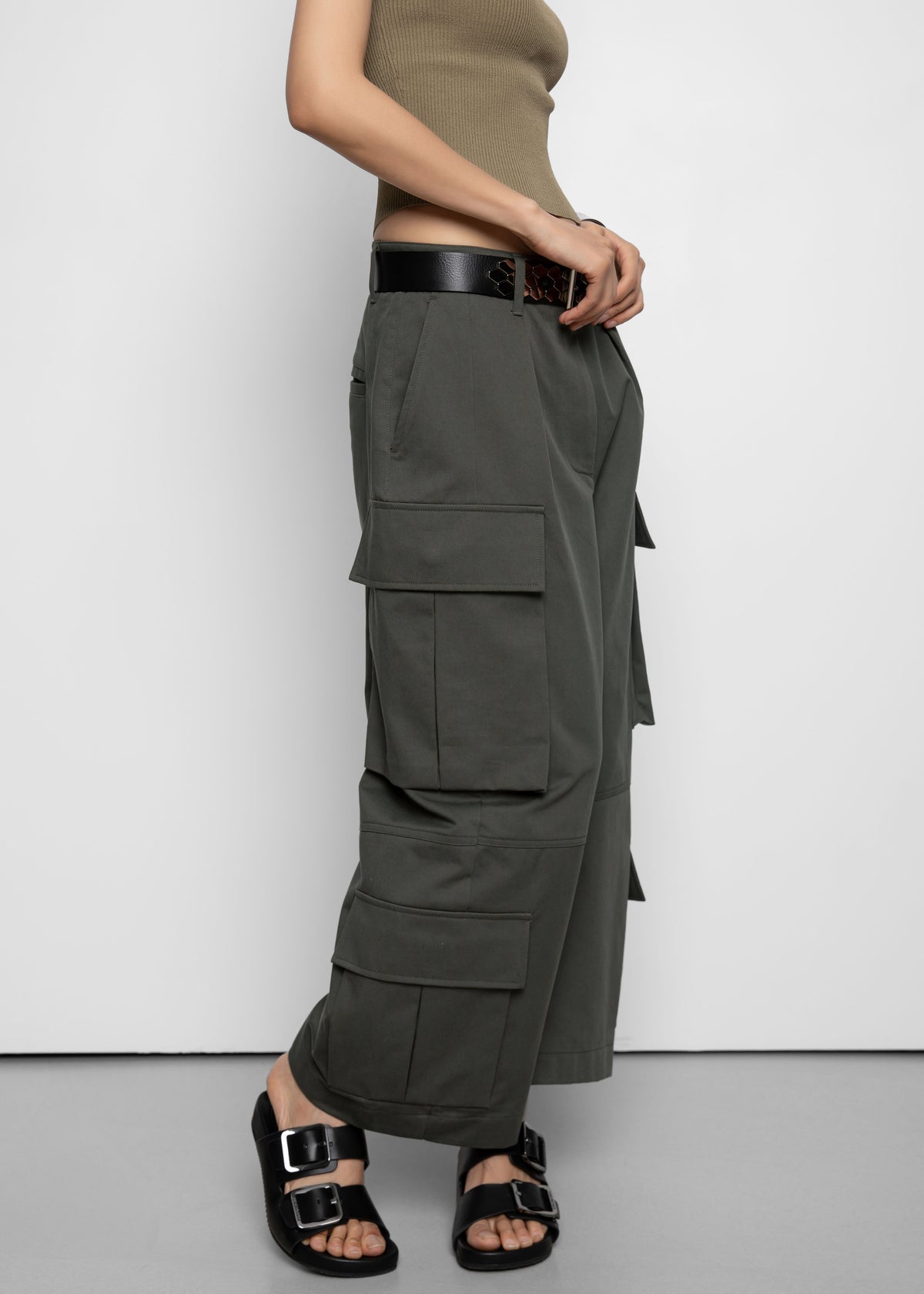 Villeron Cropped Cargo Pants - Dark Olive - 6
