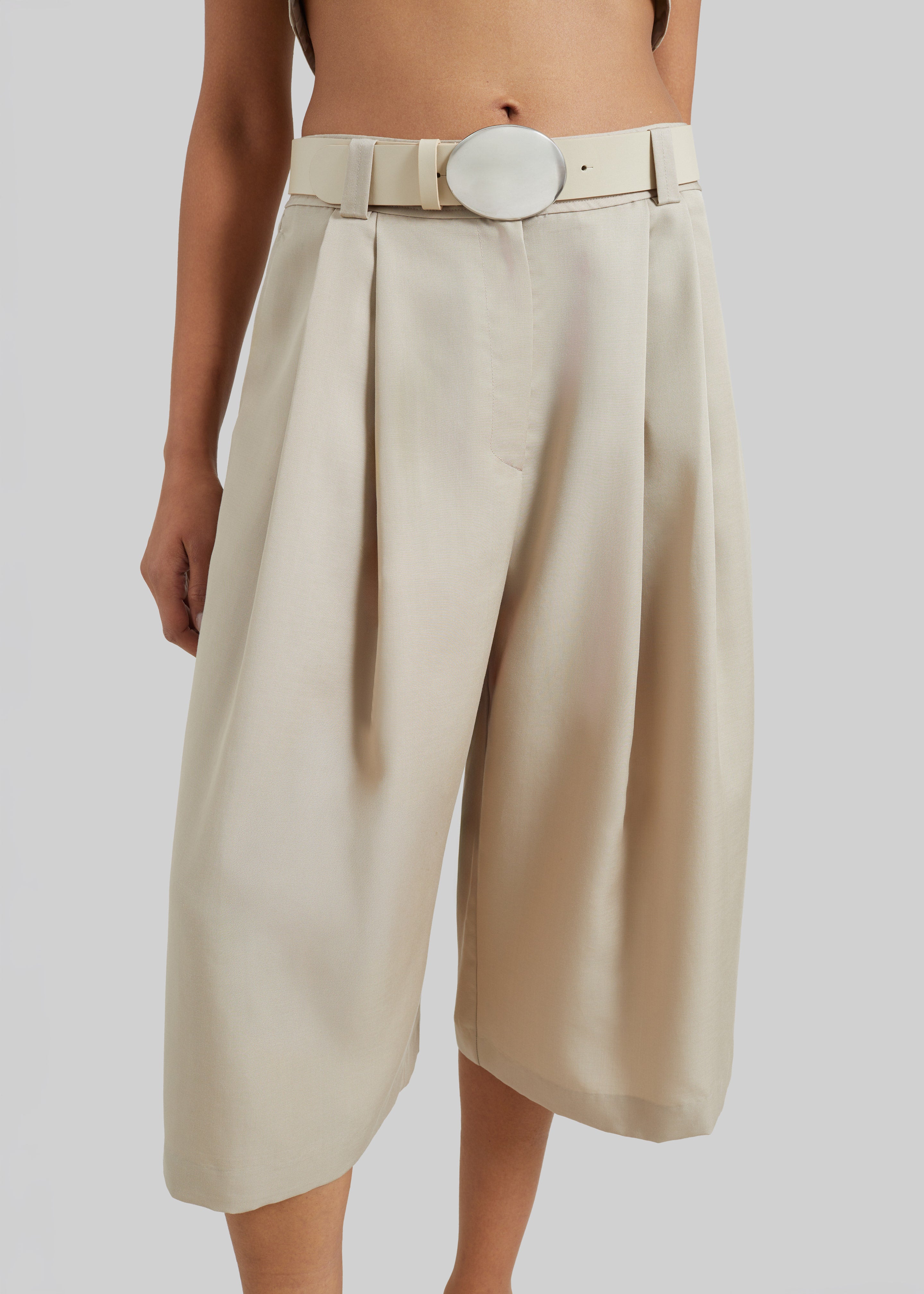 Vorey Pleated Bermuda Shorts - Beige - 3