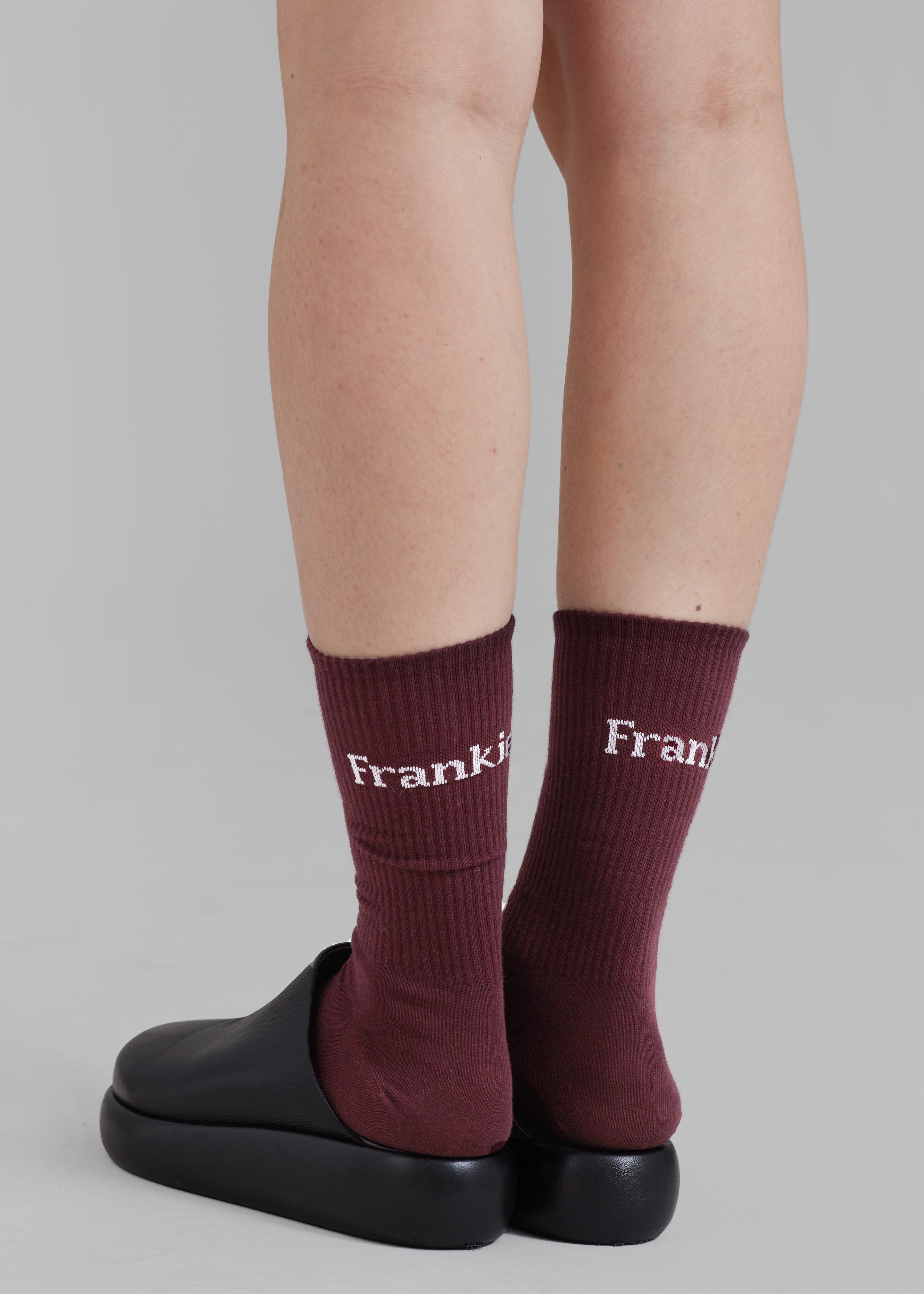 Frankie in English Ribbed Socks - Bordeaux - 3