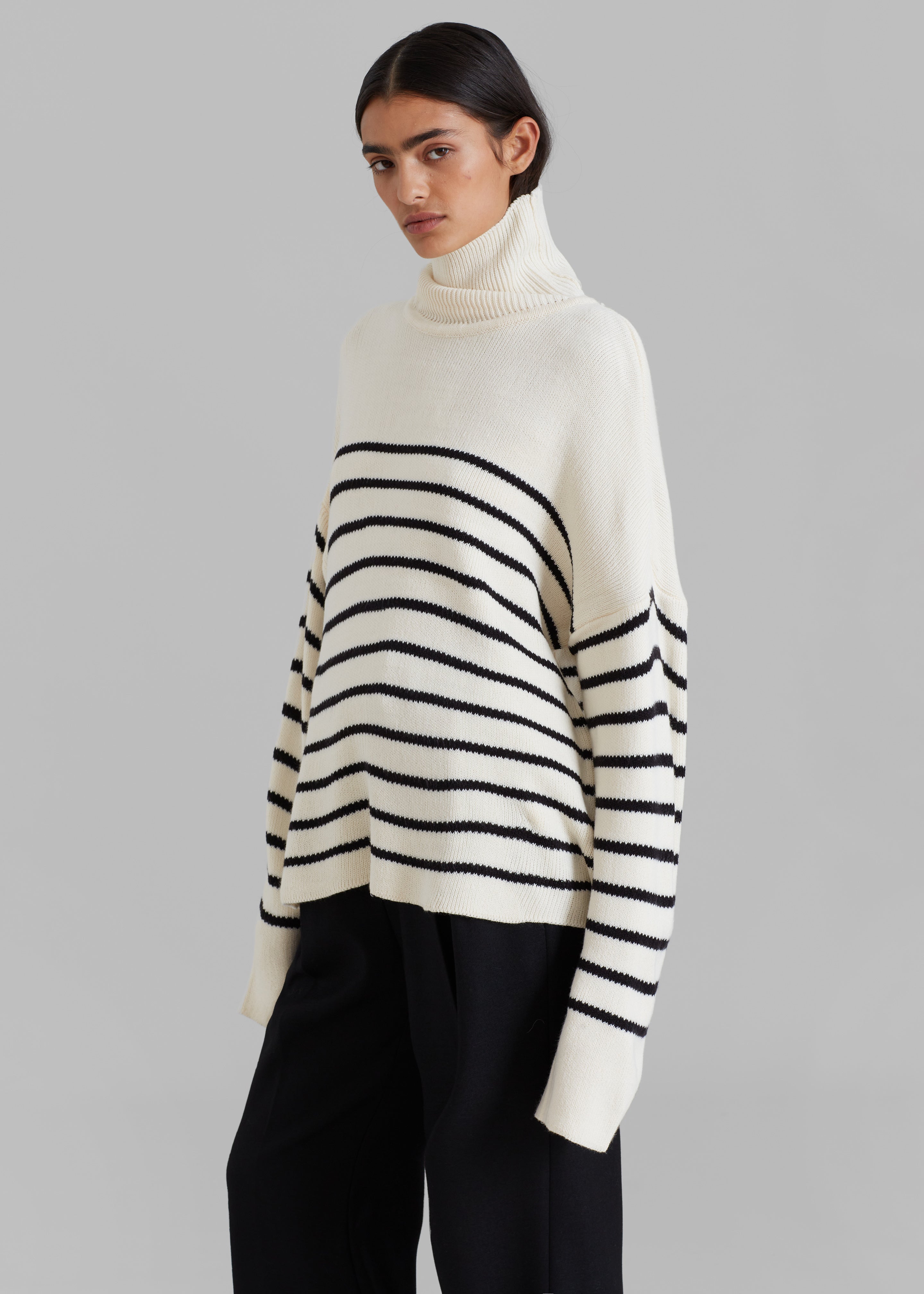 SASHIKO STRETCH BEATNIK TURTLENECK