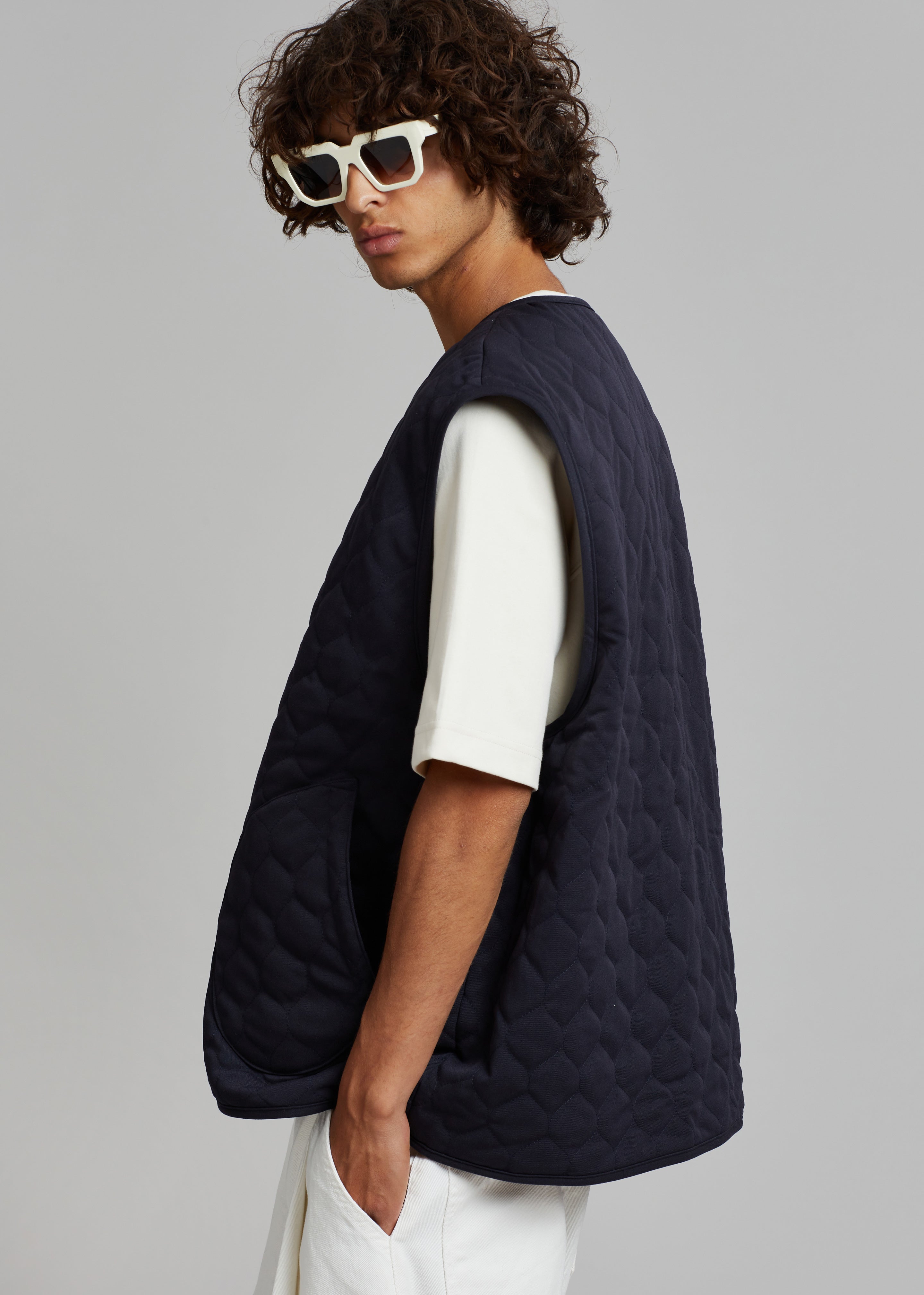 Lant Reversible Vest - Navy – The Frankie Shop